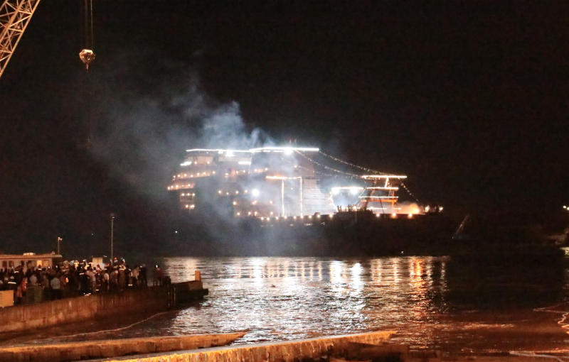 Công ty Đóng tàu Sông Cấm hạ thủy thành công tàu điện gió ngoài khơi ST245 số 83